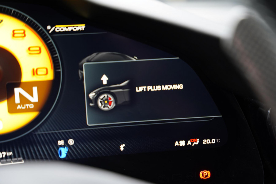 Ferrari Purosangue 6.5 V12 / Retrofit Steering Wheel / Full Carbon / Electrochromic Roof