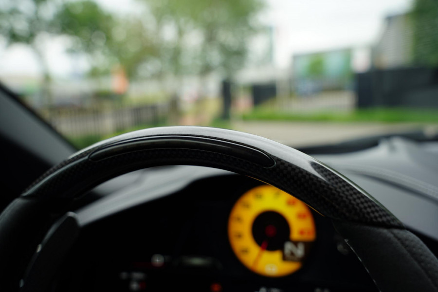 Ferrari Purosangue 6.5 V12 / Retrofit Steering Wheel / Full Carbon / Electrochromic Roof