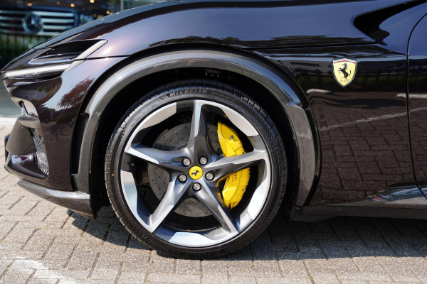 Ferrari Purosangue 6.5 V12 / Retrofit Steering Wheel / Full Carbon / Electrochromic Roof