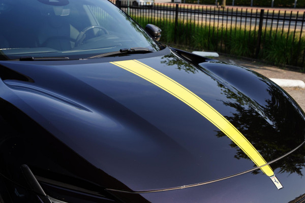 Ferrari Purosangue 6.5 V12 / Retrofit Steering Wheel / Full Carbon / Electrochromic Roof