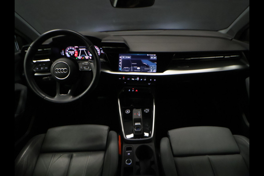Audi A3 Limousine 30 TFSI Business edition [APPLE CARPLAY, VOL LEDER, FULL LED, DIGITAL DASH, KEYLESS, DRAADLOOS LADEN, SPORTSTOELEN, ANDROID, PDC ACHTER, CRUISE CONTROL, GROOT NAVIGATIE, CLIMATE CONTROL, NIEUWSTAAT]
