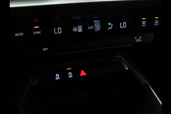 Audi A3 Limousine 30 TFSI Business edition [APPLE CARPLAY, VOL LEDER, FULL LED, DIGITAL DASH, KEYLESS, DRAADLOOS LADEN, SPORTSTOELEN, ANDROID, PDC ACHTER, CRUISE CONTROL, GROOT NAVIGATIE, CLIMATE CONTROL, NIEUWSTAAT]