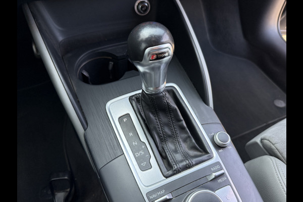 Audi A3 S-line 1.5 TFSI Automaat *EXPORT/HANDEL* Motor tikt/Engine ticking Climate Control Camera Navigatie Trekhaak Stoelverwarming Parkeersensoren