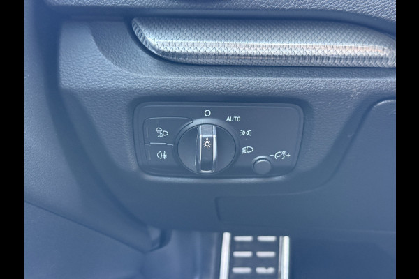 Audi A3 S-line 1.5 TFSI Automaat *EXPORT/HANDEL* Motor tikt/Engine ticking Climate Control Camera Navigatie Trekhaak Stoelverwarming Parkeersensoren