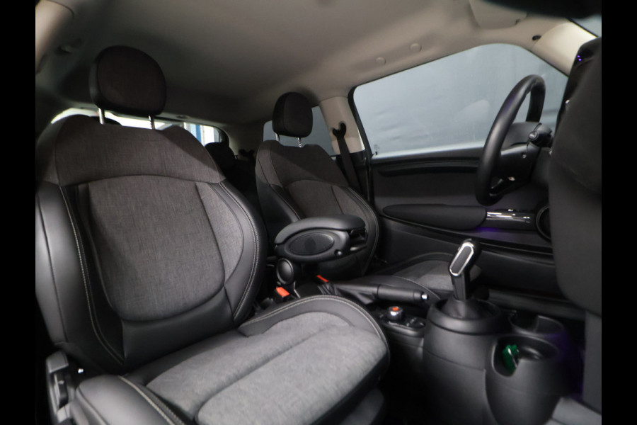 MINI 3-deurs 1.5 Cooper Pepper [DIGITAL DASH, AUTOMAAT, NAVIGATIE, CAMERA, PDC V+A, CRUISE CONTROL, CLIMATE CONTROL, DAB, BLUETOOTH, SPORTSTUUR, BOORDCOMPUTER, NIEUWSTAAT]