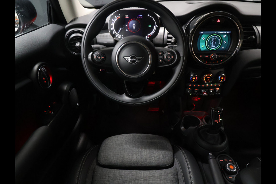 MINI 3-deurs 1.5 Cooper Pepper [DIGITAL DASH, AUTOMAAT, NAVIGATIE, CAMERA, PDC V+A, CRUISE CONTROL, CLIMATE CONTROL, DAB, BLUETOOTH, SPORTSTUUR, BOORDCOMPUTER, NIEUWSTAAT]