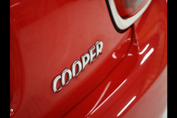 MINI 3-deurs 1.5 Cooper Pepper [DIGITAL DASH, AUTOMAAT, NAVIGATIE, CAMERA, PDC V+A, CRUISE CONTROL, CLIMATE CONTROL, DAB, BLUETOOTH, SPORTSTUUR, BOORDCOMPUTER, NIEUWSTAAT]