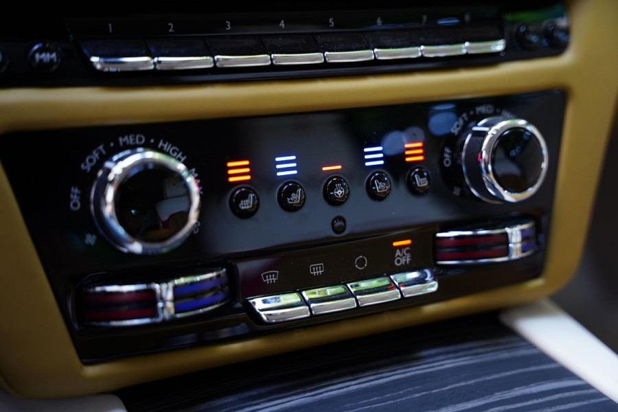 Rolls-Royce Spectre AWD 102 kWh / NL-Auto / Multicolor