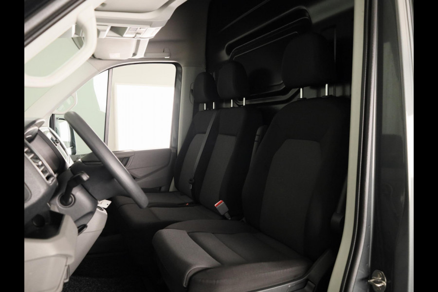 Volkswagen Crafter 35 2.0 TDI L3H3 Highline EURO VI 140 pk Automaat | Verlengde garantie | Navigatie | Trekhaak | Parkeersensoren | Achteruitrijcamera |