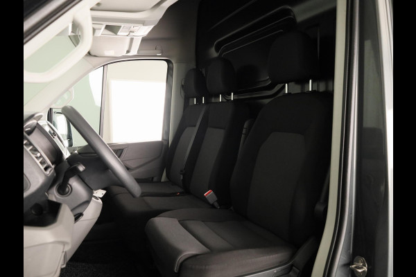 Volkswagen Crafter 35 2.0 TDI L3H3 Highline EURO VI 140 pk Automaat | Verlengde garantie | Navigatie | Trekhaak | Parkeersensoren | Achteruitrijcamera |