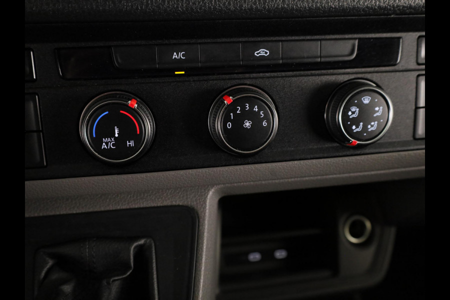 Volkswagen Crafter 35 2.0 TDI L3H3 Highline EURO VI 140 pk Automaat | Verlengde garantie | Navigatie | Trekhaak | Parkeersensoren | Achteruitrijcamera |