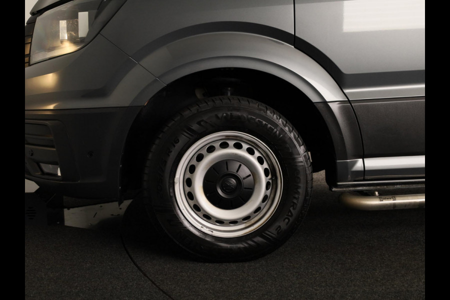 Volkswagen Crafter 35 2.0 TDI L3H3 Highline EURO VI 140 pk Automaat | Verlengde garantie | Navigatie | Trekhaak | Parkeersensoren | Achteruitrijcamera |