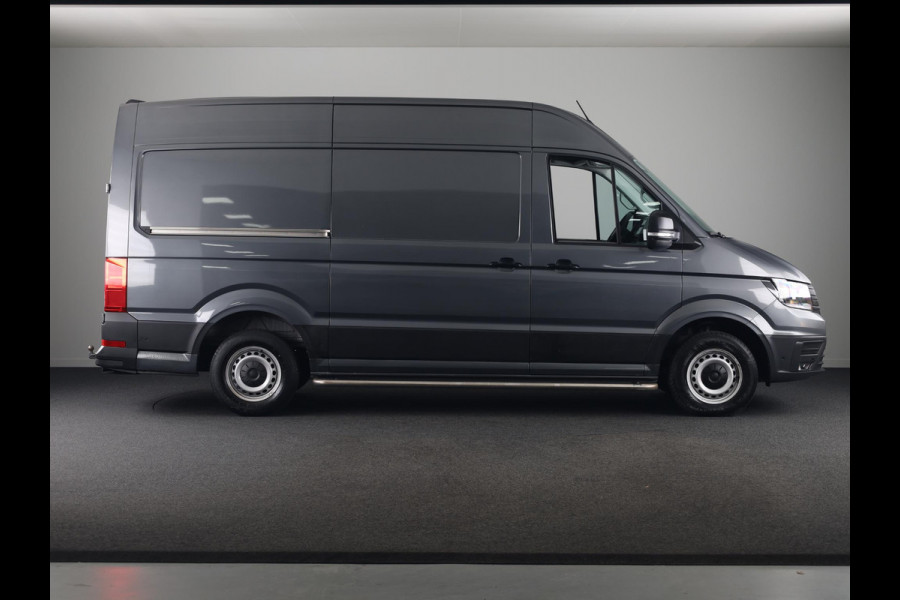 Volkswagen Crafter 35 2.0 TDI L3H3 Highline EURO VI 140 pk Automaat | Verlengde garantie | Navigatie | Trekhaak | Parkeersensoren | Achteruitrijcamera |