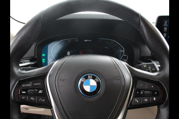BMW 5 Serie Touring 530e Executive Cimate control Adaptieve cruise control Navigatie Apple Carplay/ Android Auto Parkeersensoren Camera Lichtmetalen velgen Led