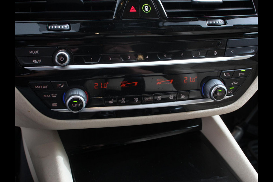 BMW 5 Serie Touring 530e Executive Cimate control Adaptieve cruise control Navigatie Apple Carplay/ Android Auto Parkeersensoren Camera Lichtmetalen velgen Led
