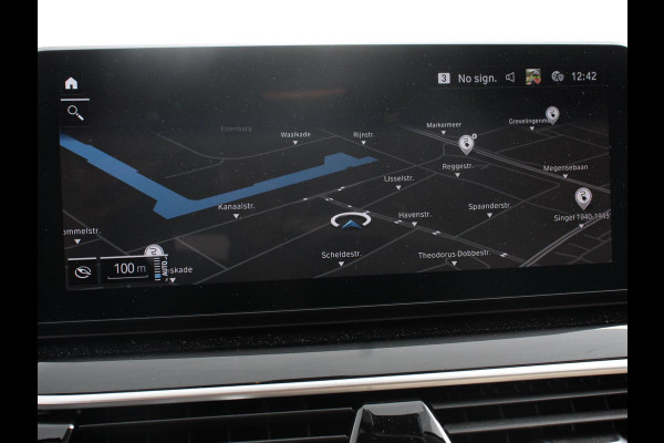 BMW 5 Serie Touring 530e Executive Cimate control Adaptieve cruise control Navigatie Apple Carplay/ Android Auto Parkeersensoren Camera Lichtmetalen velgen Led