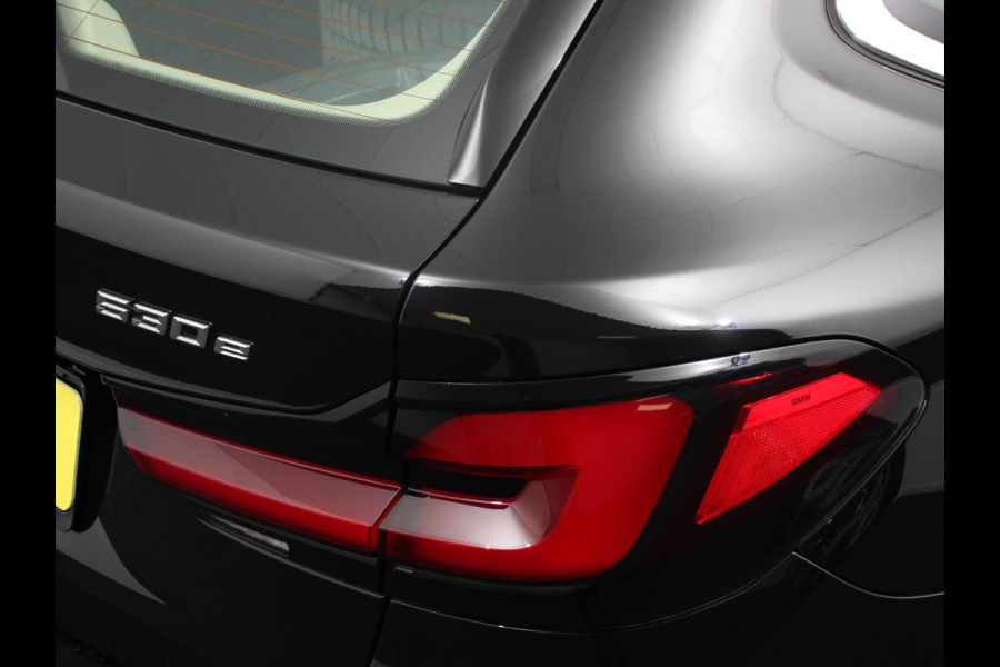 BMW 5 Serie Touring 530e Executive Cimate control Adaptieve cruise control Navigatie Apple Carplay/ Android Auto Parkeersensoren Camera Lichtmetalen velgen Led