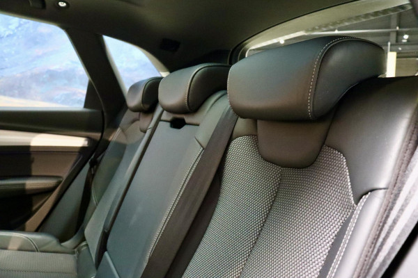 Audi Q5 55 TFSI e Quattro Comp. PANO|Luchtv|TrkHK|Acc
