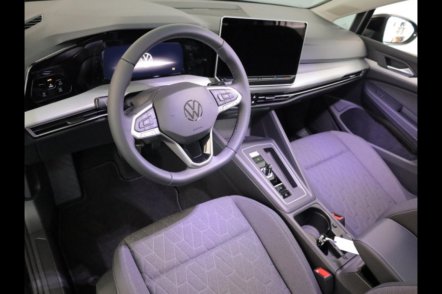 Volkswagen Golf Life Edition 1.5 eHybrid 204 PK | 18 "LM velgen | Stoel & Stuurverwarming | Camera |