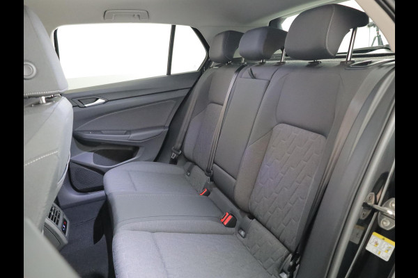 Volkswagen Golf Life Edition 1.5 eHybrid 204 PK | 18 "LM velgen | Stoel & Stuurverwarming | Camera |