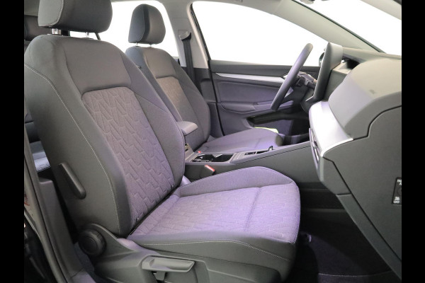Volkswagen Golf Life Edition 1.5 eHybrid 204 PK | 18 "LM velgen | Stoel & Stuurverwarming | Camera |