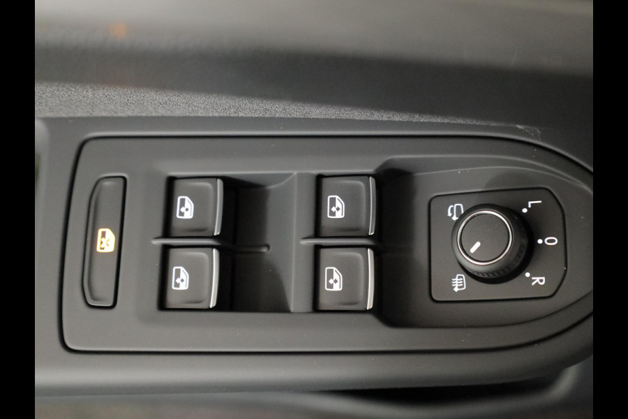 Volkswagen Golf Life Edition 1.5 eHybrid 204 PK | 18 "LM velgen | Stoel & Stuurverwarming | Camera |