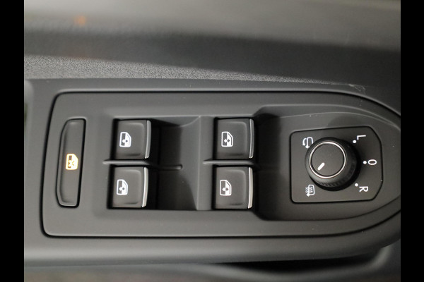 Volkswagen Golf Life Edition 1.5 eHybrid 204 PK | 18 "LM velgen | Stoel & Stuurverwarming | Camera |