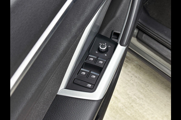 Audi Q3 Sportback 35 TFSI 150PK S Line CAMERA | CARPLAY | EL-ACHTERKLEP | KEYLESS