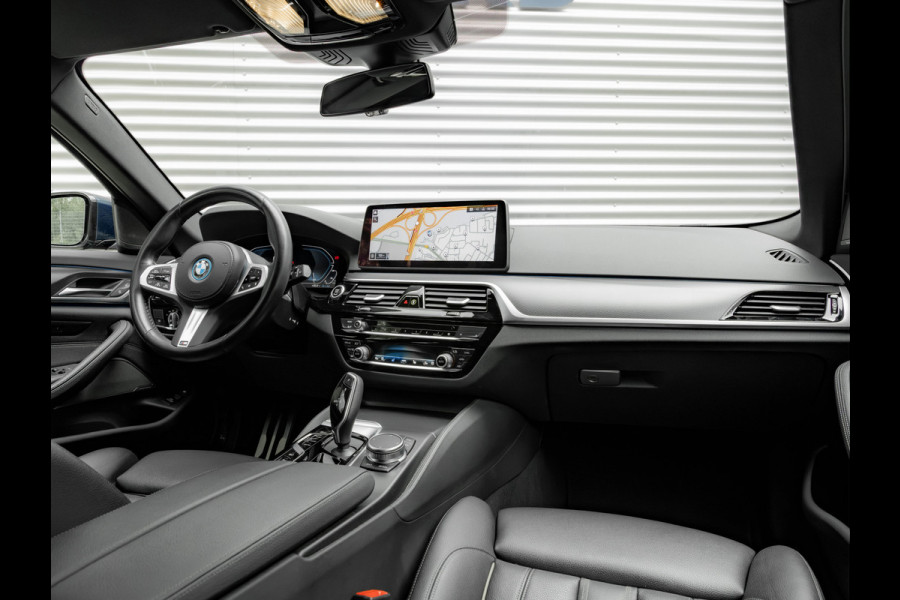 BMW 5 Serie Touring 530e xDrive M-Sport - Trekhaak - Driving Ass Prof - Head-Up - Harman Kardon