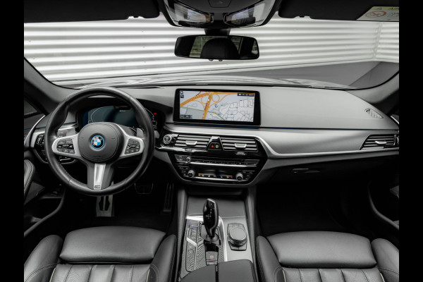 BMW 5 Serie Touring 530e xDrive M-Sport - Trekhaak - Driving Ass Prof - Head-Up - Harman Kardon