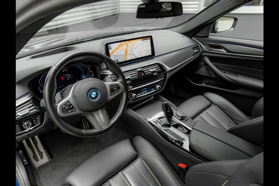 BMW 5 Serie Touring 530e xDrive M-Sport - Trekhaak - Driving Ass Prof - Head-Up - Harman Kardon