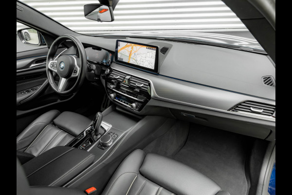 BMW 5 Serie Touring 530e xDrive M-Sport - Trekhaak - Driving Ass Prof - Head-Up - Harman Kardon