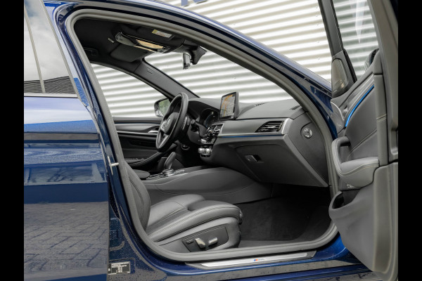 BMW 5 Serie Touring 530e xDrive M-Sport - Trekhaak - Driving Ass Prof - Head-Up - Harman Kardon
