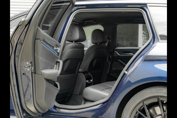 BMW 5 Serie Touring 530e xDrive M-Sport - Trekhaak - Driving Ass Prof - Head-Up - Harman Kardon