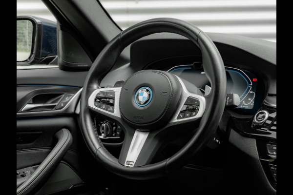 BMW 5 Serie Touring 530e xDrive M-Sport - Trekhaak - Driving Ass Prof - Head-Up - Harman Kardon