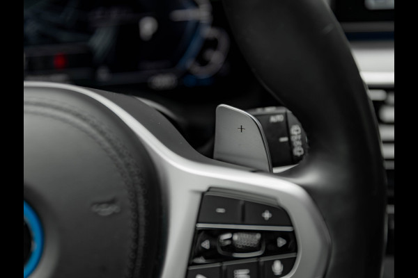 BMW 5 Serie Touring 530e xDrive M-Sport - Trekhaak - Driving Ass Prof - Head-Up - Harman Kardon