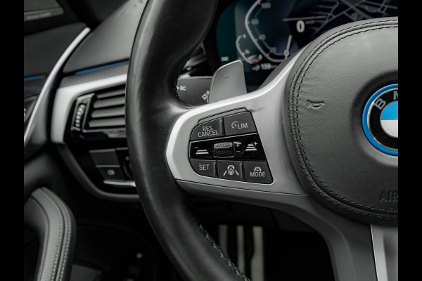 BMW 5 Serie Touring 530e xDrive M-Sport - Trekhaak - Driving Ass Prof - Head-Up - Harman Kardon