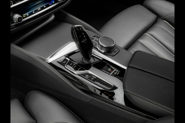 BMW 5 Serie Touring 530e xDrive M-Sport - Trekhaak - Driving Ass Prof - Head-Up - Harman Kardon