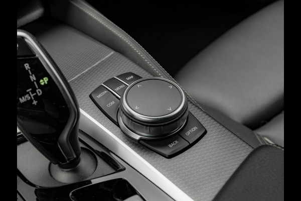 BMW 5 Serie Touring 530e xDrive M-Sport - Trekhaak - Driving Ass Prof - Head-Up - Harman Kardon