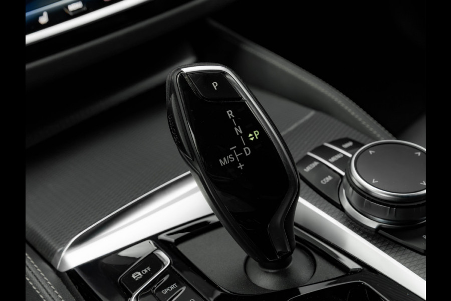 BMW 5 Serie Touring 530e xDrive M-Sport - Trekhaak - Driving Ass Prof - Head-Up - Harman Kardon