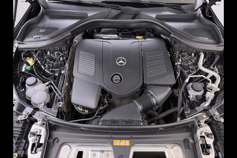 Mercedes-Benz GLC 300e AMG // SoH 93% // Panorama dak // Trekhaak // Burmester // Headup // Memory Stoelen // Distronic // 360 Camera