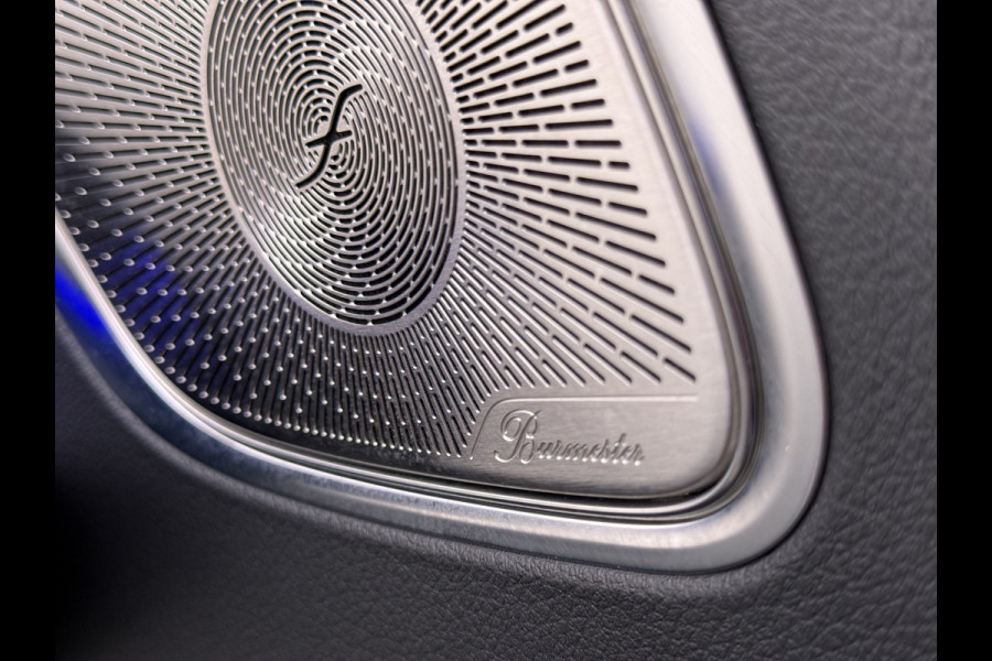 Mercedes-Benz GLC 300e AMG // SoH 93% // Panorama dak // Trekhaak // Burmester // Headup // Memory Stoelen // Distronic // 360 Camera