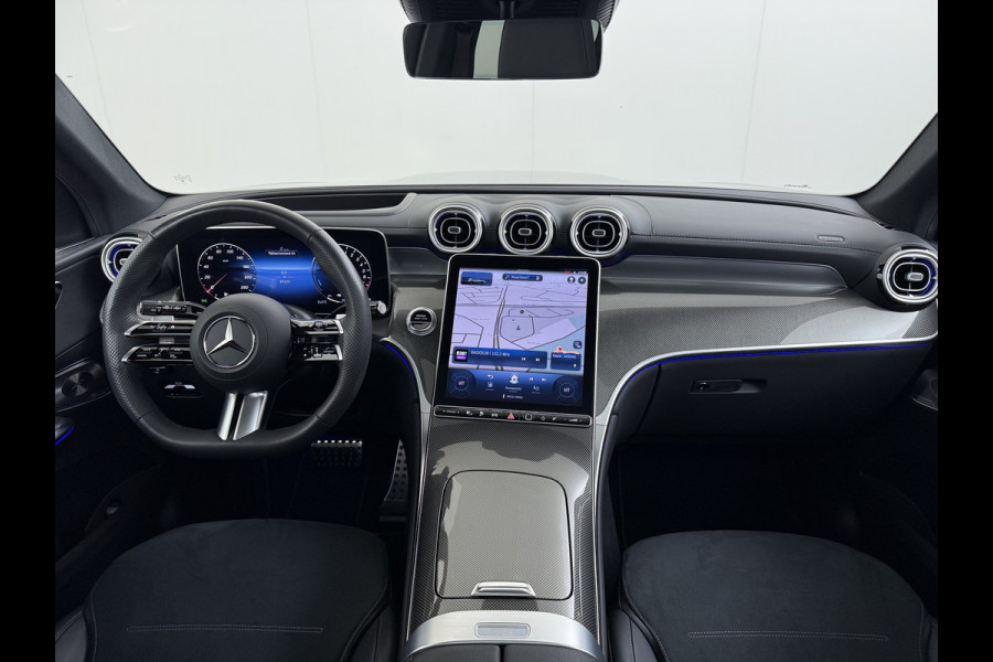 Mercedes-Benz GLC 300e AMG // SoH 93% // Panorama dak // Trekhaak // Burmester // Headup // Memory Stoelen // Distronic // 360 Camera