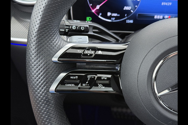 Mercedes-Benz GLC 300e AMG // SoH 93% // Panorama dak // Trekhaak // Burmester // Headup // Memory Stoelen // Distronic // 360 Camera