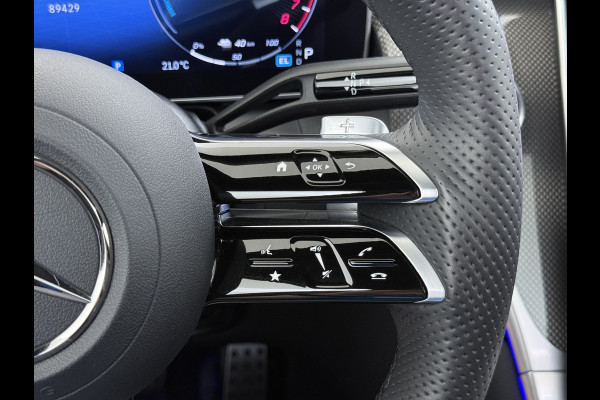 Mercedes-Benz GLC 300e AMG // SoH 93% // Panorama dak // Trekhaak // Burmester // Headup // Memory Stoelen // Distronic // 360 Camera