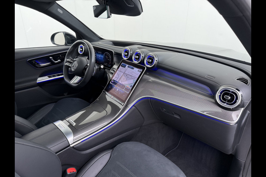Mercedes-Benz GLC 300e AMG // SoH 93% // Panorama dak // Trekhaak // Burmester // Headup // Memory Stoelen // Distronic // 360 Camera
