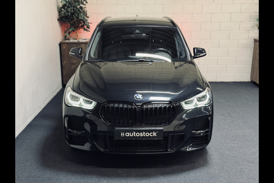 BMW X1 sDrive18i High Exe. M-Sport | 19" | Leder | Trekhaak