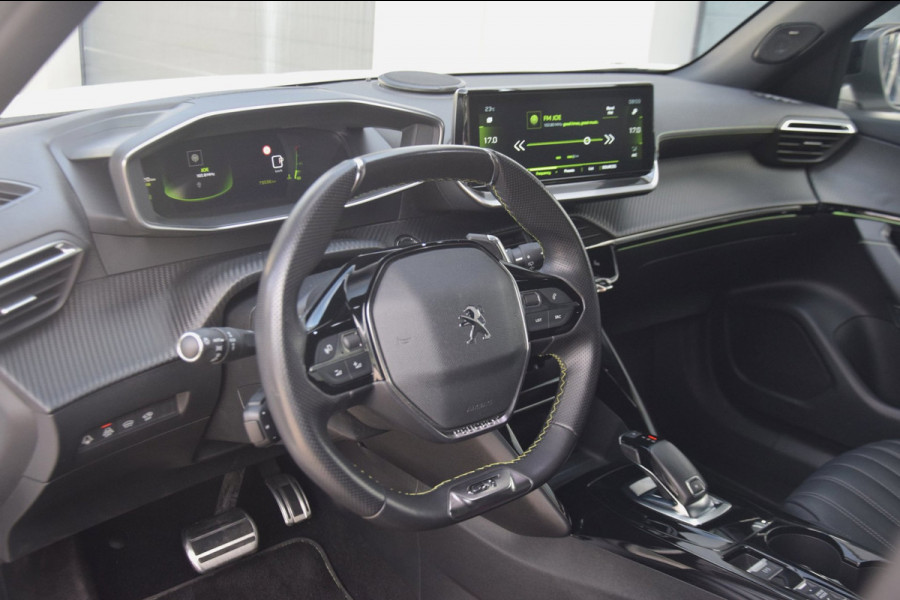 Peugeot 2008 1.2 PureTech GT Pack TREKHAAK/LEDEREN BEKLEDING/PANORAMADAK