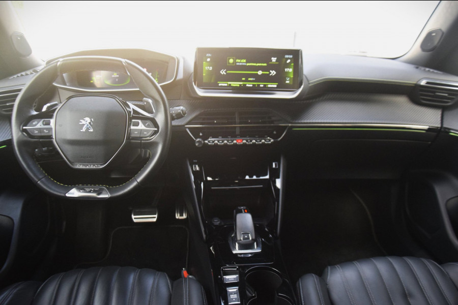 Peugeot 2008 1.2 PureTech GT Pack TREKHAAK/LEDEREN BEKLEDING/PANORAMADAK