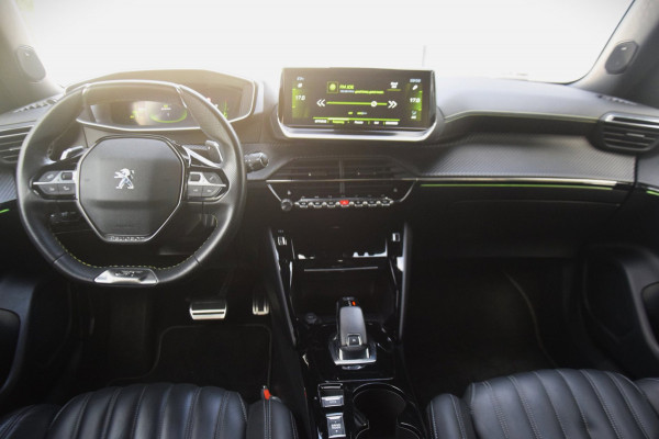 Peugeot 2008 1.2 PureTech GT Pack TREKHAAK/LEDEREN BEKLEDING/PANORAMADAK